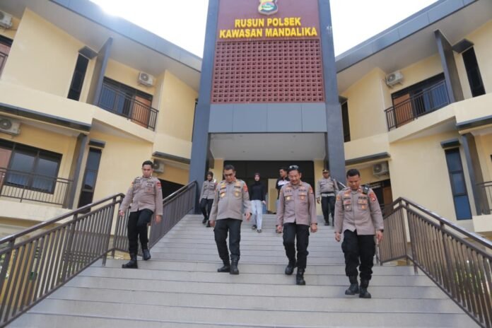 Kapolda NTB Tinjau Polsek Kawasan Mandalika Jelang MotoGP Mandalika 2025